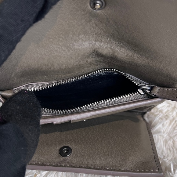 Sold Authentic BOTTEGA VENETA Intrecciato Leather medium trifold wallet in brown - Picture 11 of 12